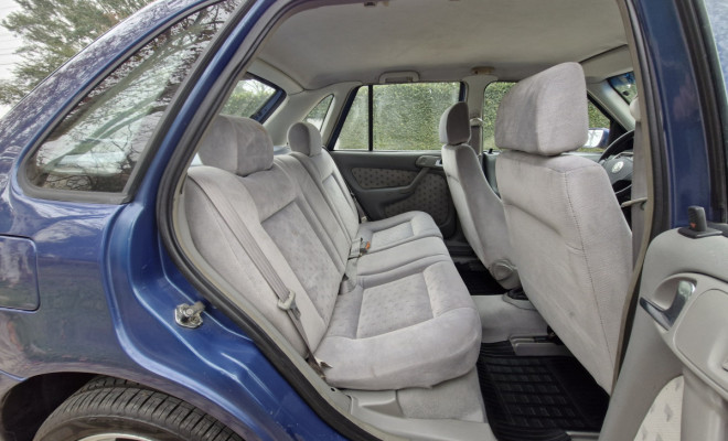 VW - VolksWagen Gol 1.8 Mi 4p 2000 Gasolina-4