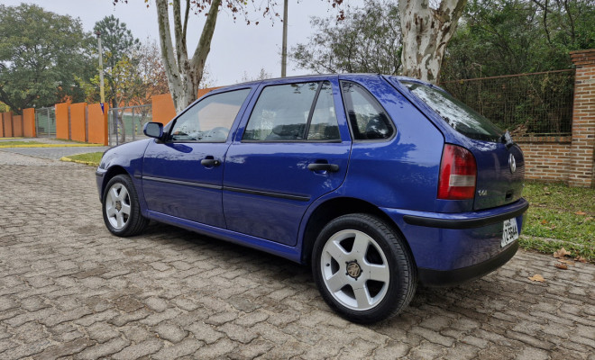 VW - VolksWagen Gol 1.8 Mi 4p 2000 Gasolina-2