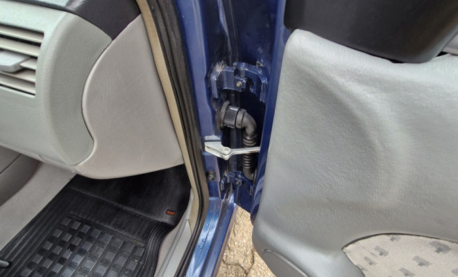 VW - VolksWagen Gol 1.8 Mi 4p 2000 Gasolina-7