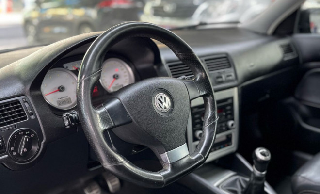 VW - VolksWagen Golf Sportline 1.6 Mi Total Flex 8V 4p 2014 Flex-8