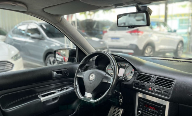 VW - VolksWagen Golf Sportline 1.6 Mi Total Flex 8V 4p 2014 Flex-7