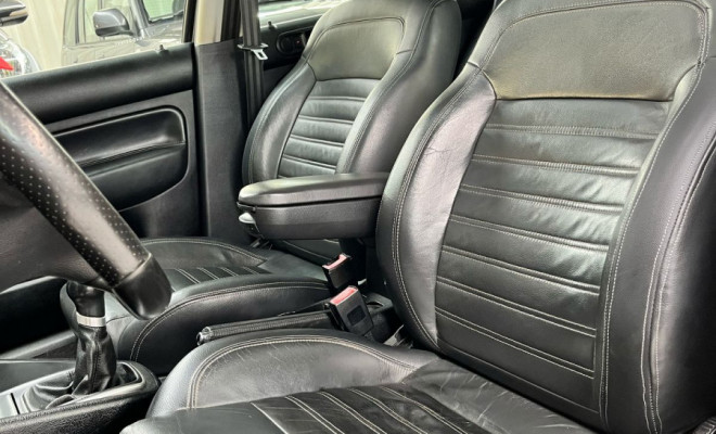 VW - VolksWagen Golf Sportline 1.6 Mi Total Flex 8V 4p 2014 Flex-5