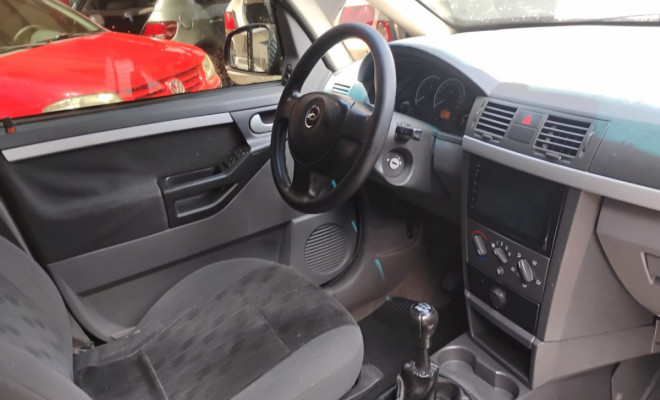 GM - Chevrolet Meriva 1.8/ CD 1.8 MPFI 8V 102cv 5p 2004 Gasolina-3
