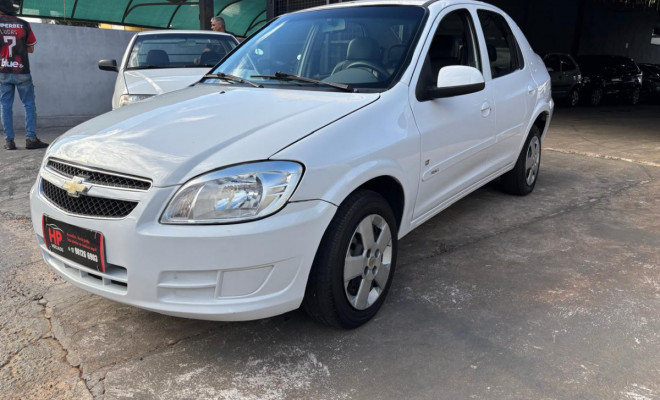 GM - Chevrolet PRISMA  Sed. Maxx/ LT 1.4 8V ECONOF. 4p 2012 Flex