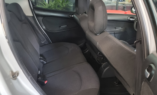 Peugeot 207 Sedan Passion XS 1.6 Flex 16V 4p 2010 Flex-6