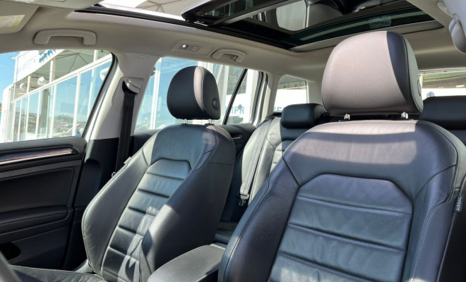 VW - VolksWagen Golf Variant Comfortline 1.4 TSI  Aut. 2016 Gasolina-13