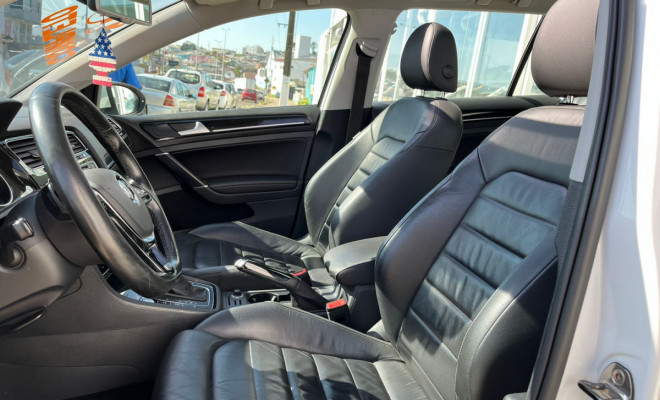 VW - VolksWagen Golf Variant Comfortline 1.4 TSI  Aut. 2016 Gasolina-9