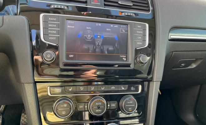 VW - VolksWagen Golf Variant Comfortline 1.4 TSI  Aut. 2016 Gasolina-15