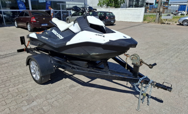 Sea-Doo Spark ano 2014 com reboque-2