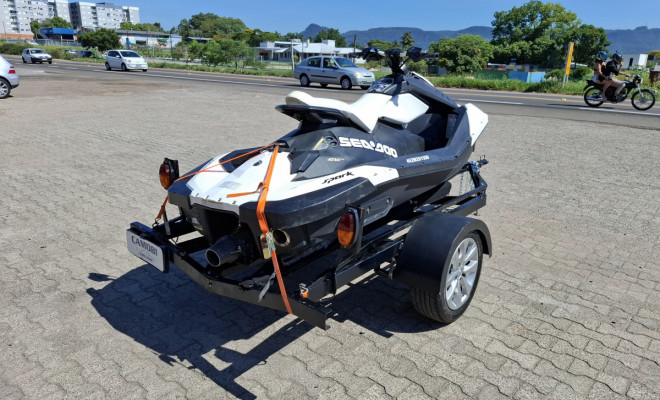 Sea-Doo Spark ano 2014 com reboque-4