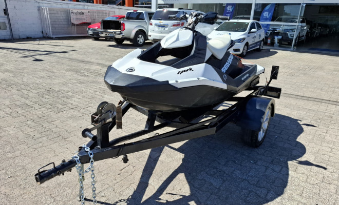 Sea-Doo Spark ano 2014 com reboque-0