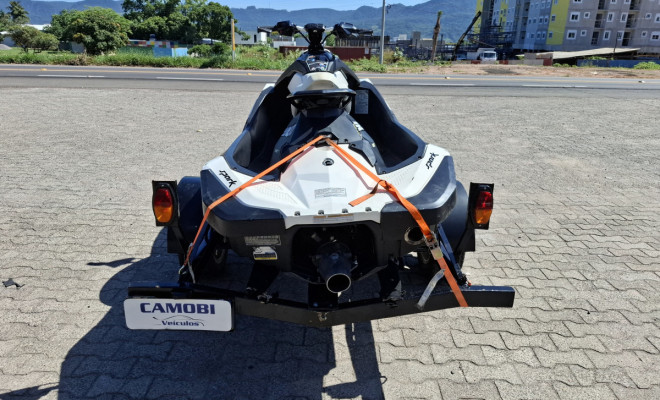 Sea-Doo Spark ano 2014 com reboque-5