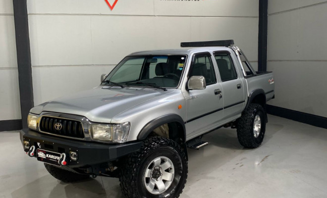 Toyota Hilux CD SR 4x4 3.0 8V 116cv TB Diesel 2002 Diesel