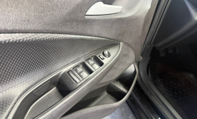 GM - Chevrolet ONIX SEDAN Plus LT 1.0 12V Flex 4p Mec. 2021 Flex-3