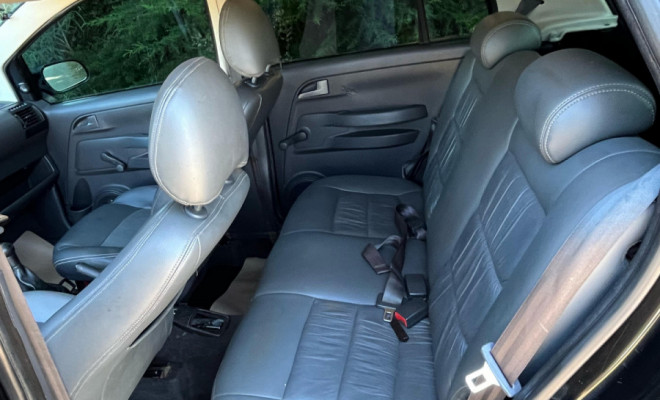 VW - VolksWagen Fox City 1.0 Mi/ 1.0Mi Total Flex 8V 5p 2005 Flex-7