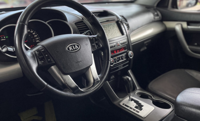 Kia Motors Sorento 5 LUGARES 2.4 16V 4x2 Aut. 2012 Gasolina-4