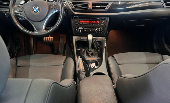 BMW X1 XDRIVE 28i 3.0 24V 4x4 Aut. 2010 Gasolina-2