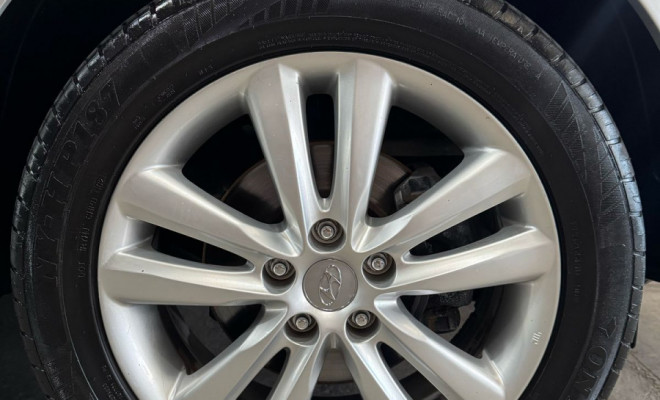 Hyundai ix35 2.0 16V 170cv 2WD/4WD Aut. 2012 Gasolina-16