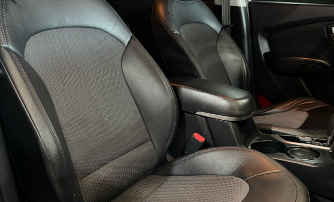 Hyundai ix35 2.0 16V 170cv 2WD/4WD Aut. 2012 Gasolina-12