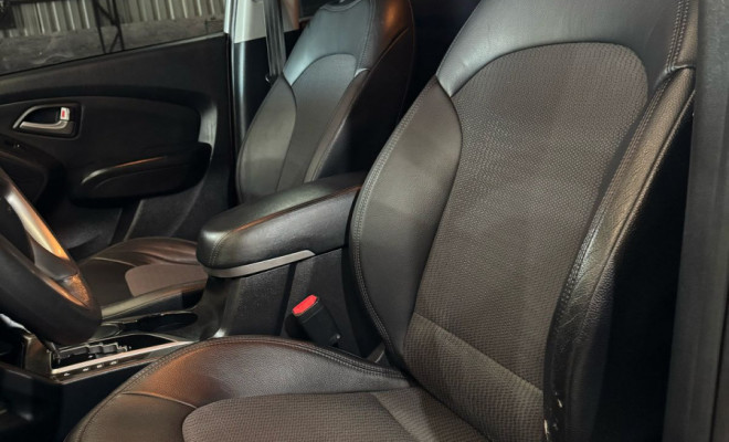 Hyundai ix35 2.0 16V 170cv 2WD/4WD Aut. 2012 Gasolina-10