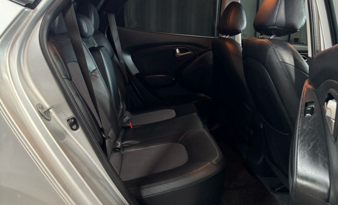 Hyundai ix35 2.0 16V 170cv 2WD/4WD Aut. 2012 Gasolina-14