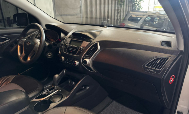 Hyundai ix35 2.0 16V 170cv 2WD/4WD Aut. 2012 Gasolina-11