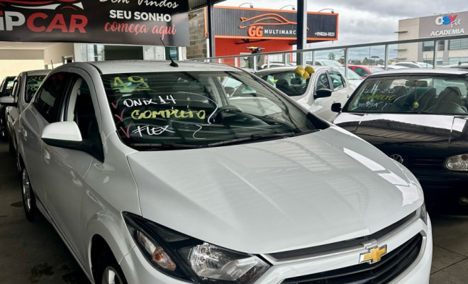 GM - Chevrolet ONIX HATCH LT 1.4 8V FlexPower 5p Mec. 2019 Flex-1