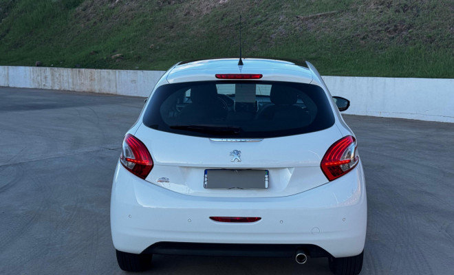 208 Allure 1.6 Automático 2017 — ELEGÂNCIA, CONFORTO E PERFORMANCE!-1