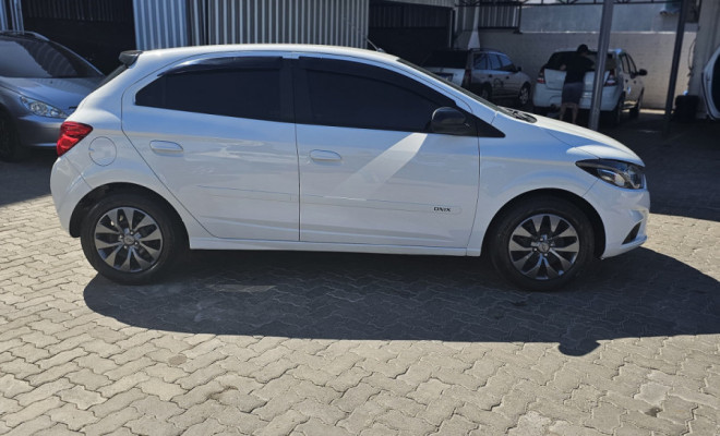 GM - Chevrolet JOY Hatch 1.0 8V Black Edition Flex Mec. 2021 Flex-4