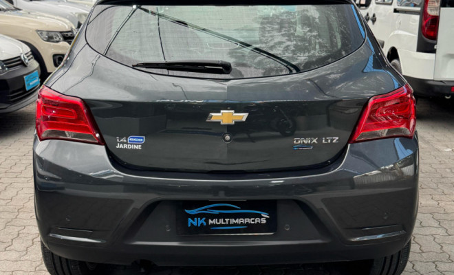 GM - Chevrolet ONIX HATCH LTZ 1.4 8V FlexPower 5p Mec. 2017 Flex-4