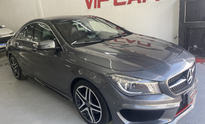Mercedes-Benz CLA-250 Sport 4MATIC 2.0 16V 211cv Aut. 2015 Gasolina