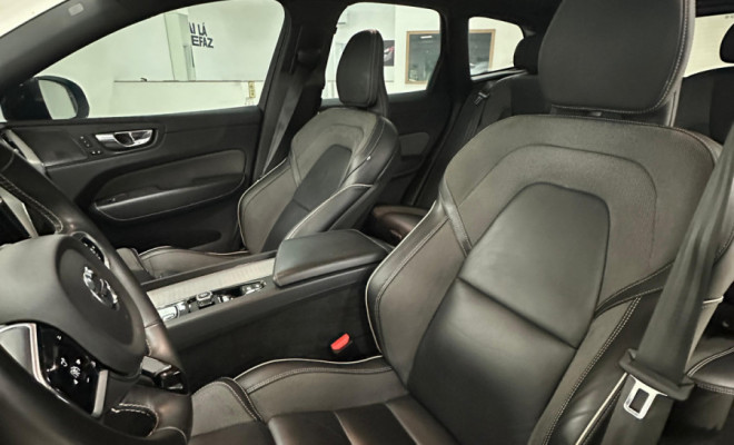 Volvo XC 60 T-8 R-DESIGN 2.0 (Híbrido) 2021 Flex-8