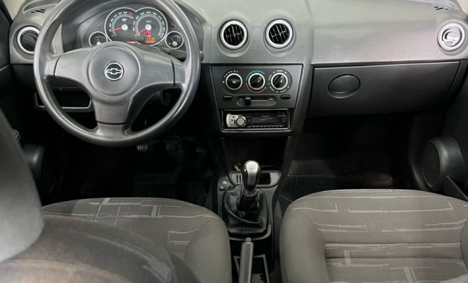GM - Chevrolet PRISMA  Sed. Maxx/ LT 1.4 8V ECONOF. 4p 2010 Flex-2