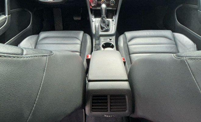 VW - VolksWagen Golf Highline 1.4 TSI 140cv Aut. 2015 Flex-4