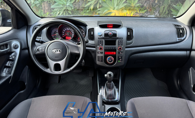 Kia Motors Cerato 1.6 16V Aut. 2011 Gasolina-4