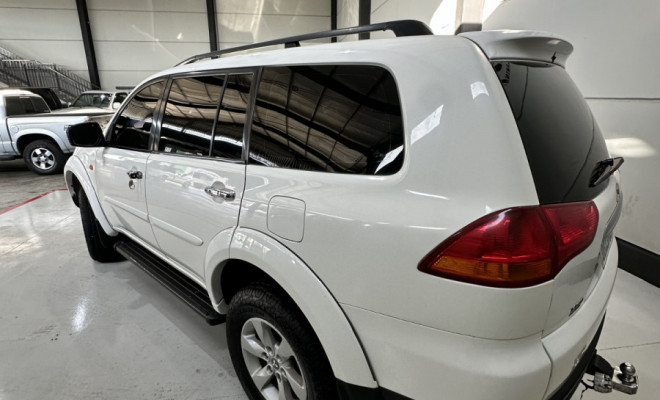 Mitsubishi Pajero DAKAR 3.2 4x4 T.I. Dies. 5p Mec. 2012 Diesel-4