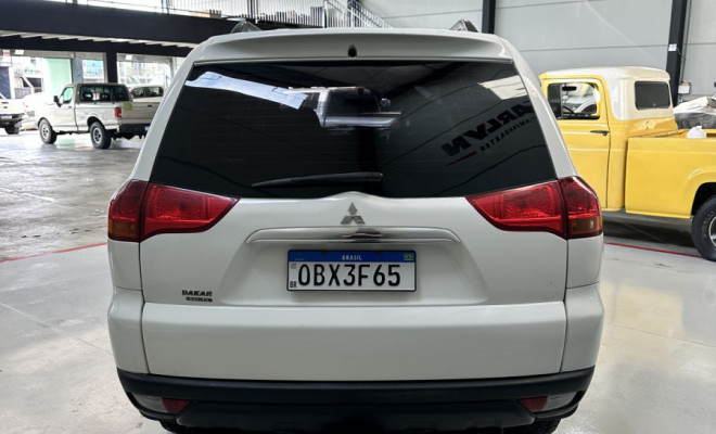 Mitsubishi Pajero DAKAR 3.2 4x4 T.I. Dies. 5p Mec. 2012 Diesel-3