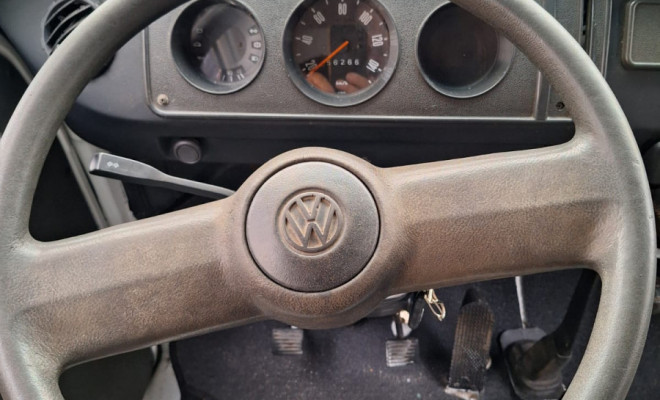 VW - VolksWagen Kombi Standard/ Luxo/ Série Prata 2000 Gasolina-7