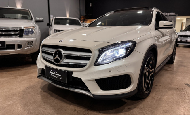 Mercedes-Benz GLA 250 Enduro 2.0 TB 16V 211cv Aut. 2016 Gasolina