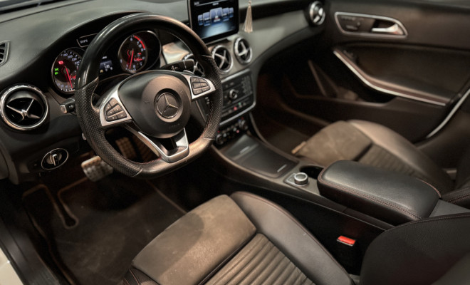 Mercedes-Benz GLA 250 Enduro 2.0 TB 16V 211cv Aut. 2016 Gasolina-8