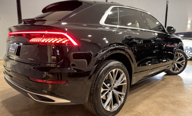 Audi Q8 Perf.Black 3.0 TFSI Quattro S-tronic 2022 Gasolina-1
