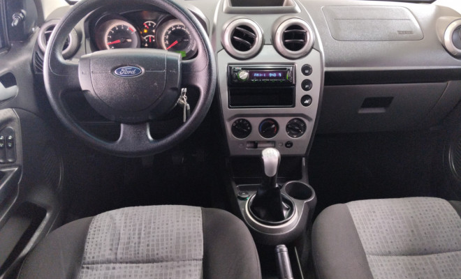 Ford Fiesta Sedan SE 1.6 8V Flex 4p 2014 Flex-7