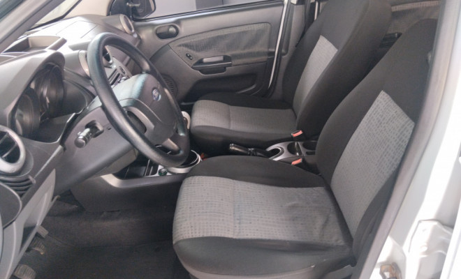 Ford Fiesta Sedan SE 1.6 8V Flex 4p 2014 Flex-9