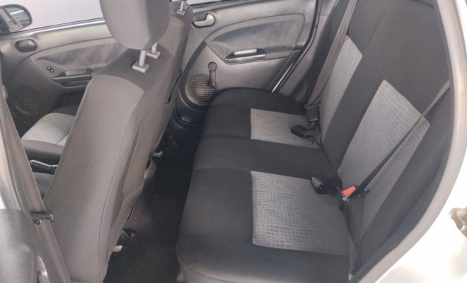 Ford Fiesta Sedan SE 1.6 8V Flex 4p 2014 Flex-10