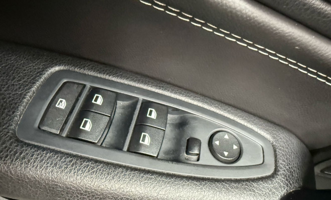 BMW 118iA/ Urban/Sport 1.6 TB 16V 170cv 5p 2014 Gasolina-13