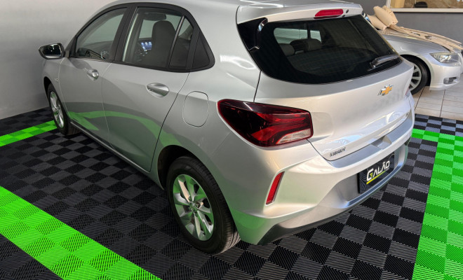 GM - Chevrolet ONIX HATCH LT 1.0 12V Flex 5p Mec. 2023 Flex-1