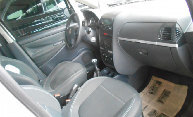 Fiat Idea ATTRACTIVE 1.4 Fire Flex 8V 5p 2011 Flex-4