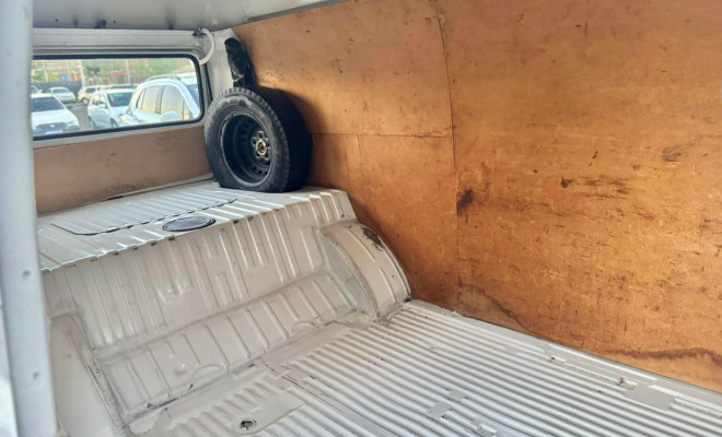 VW - VolksWagen Kombi Furgão 1.4 Mi Total Flex 8V 2013 Flex-10