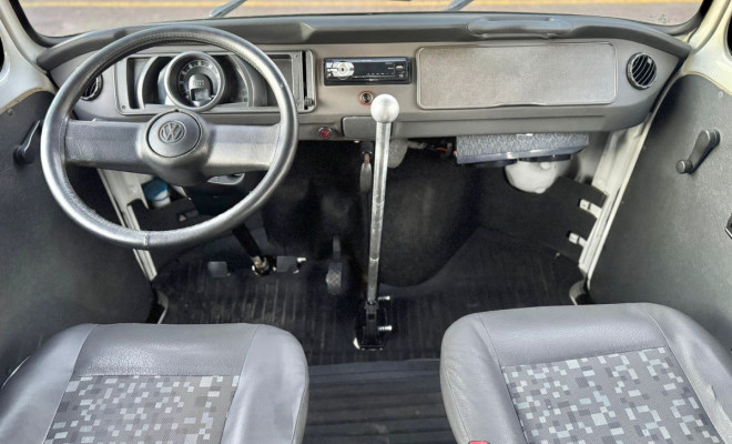 VW - VolksWagen Kombi Furgão 1.4 Mi Total Flex 8V 2013 Flex-6