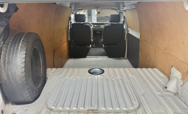 VW - VolksWagen Kombi Furgão 1.4 Mi Total Flex 8V 2013 Flex-9